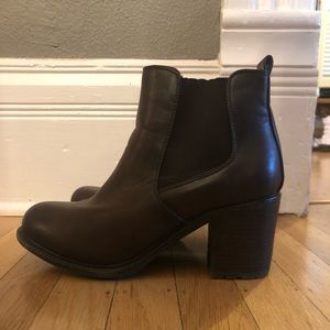 Chelsea boots